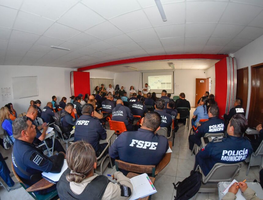 Capacitan a Policía Municipal de Guanajuato para atender a personas migrantes