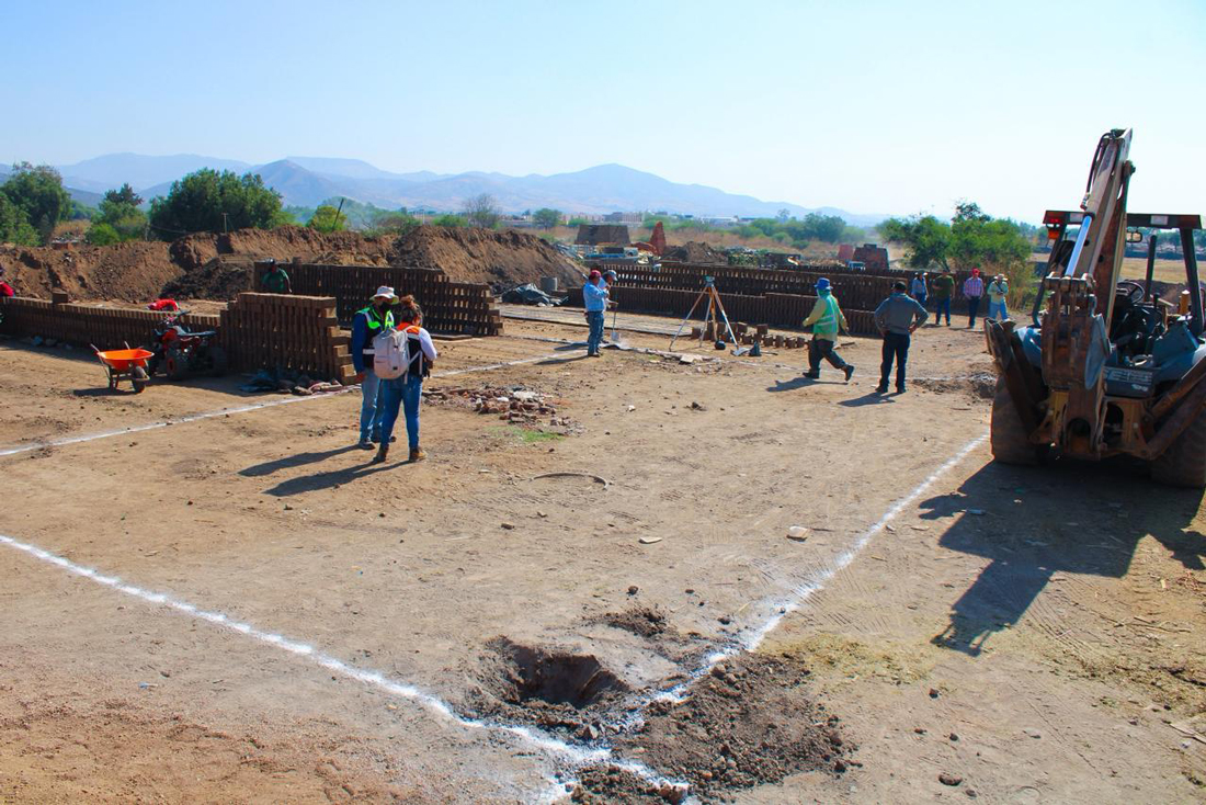 Arrancó la construcción de 12 hornos ecológicos MK2 en las Ladrilleras del Refugio