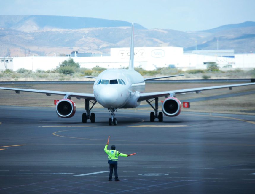 Vuela del Aeropuerto BJX a Vancouver por Flair Airlines