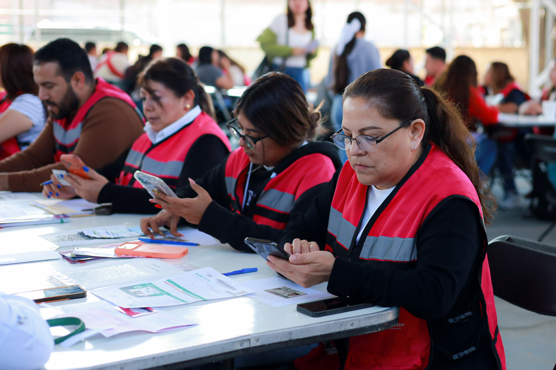 Entrega-de-tarjeta-Rosa Lunes 6 de abril arrancó la entrega de la Tarjeta Rosa en Guanajuato